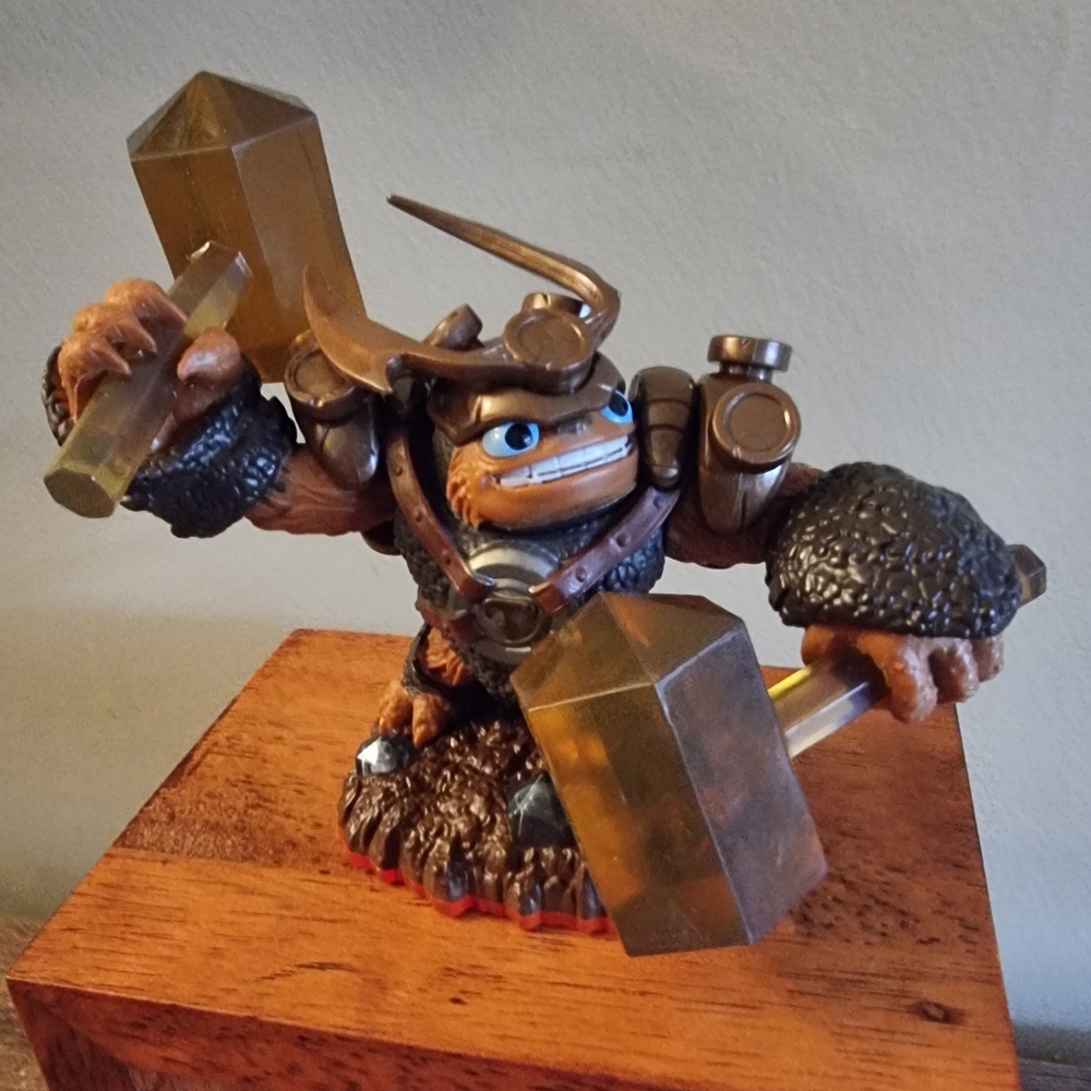 Wallop - Dual Hammers Skylanders Trap Team - Figure # 84992888 - Activision
